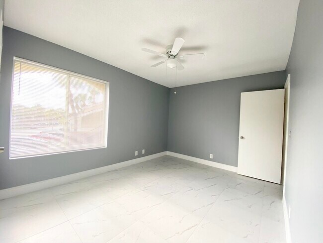 Building Photo - 815 Boynton Beach Blvd