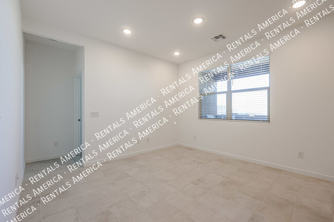 Building Photo - 15990 W Gray Fox Trl