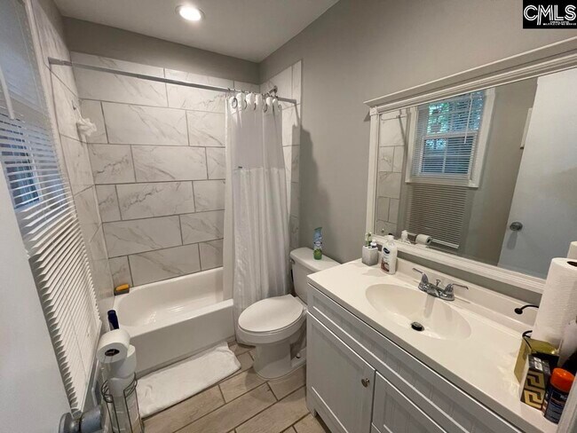 Building Photo - 1900 Lorick Ave