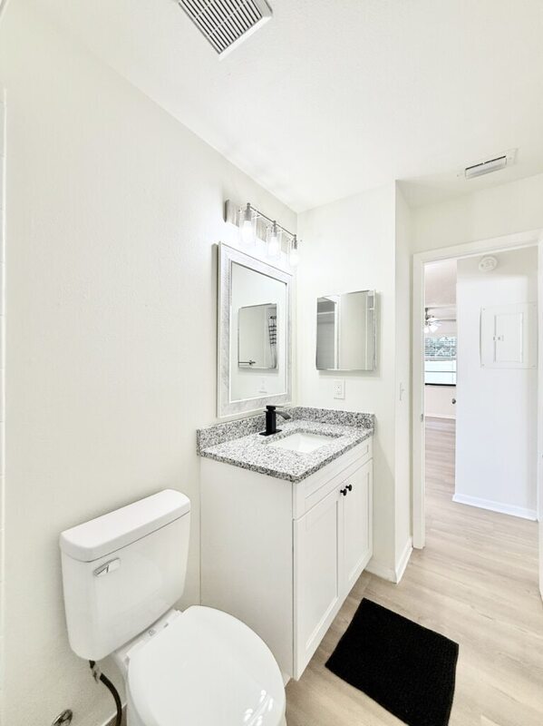 Building Photo - 5212 Peach Ave