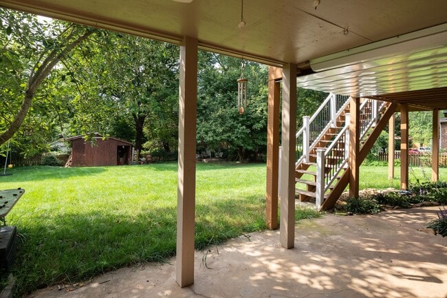 Building Photo - 11744 N Williamsburg Dr