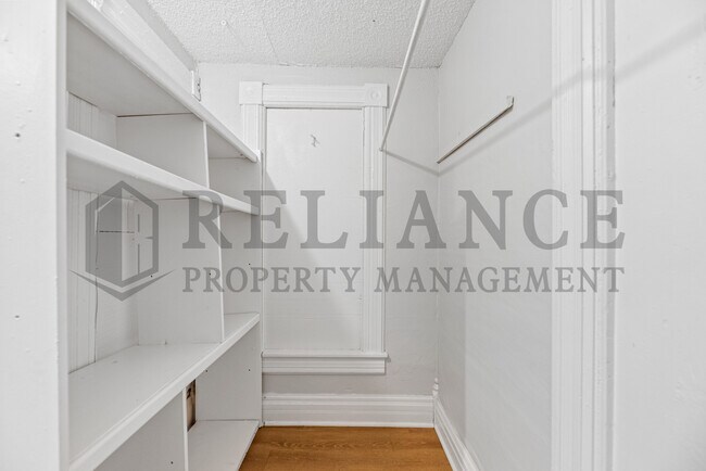 Building Photo - 116 S Sedgwick St