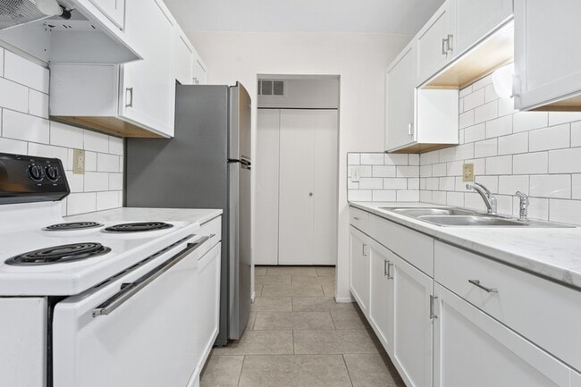 Building Photo - 4221 Quarry Rd