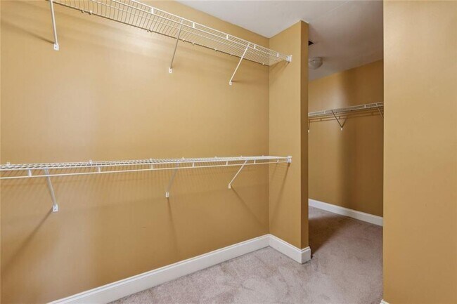 Building Photo - 410 After Glow Smt