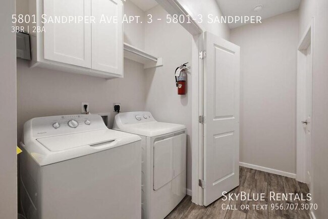 Building Photo - 5801 Sandpiper Ave