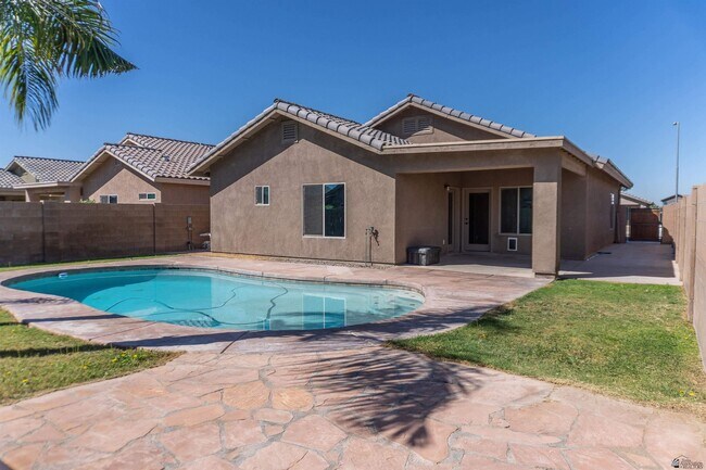 Building Photo - 2549 S 42nd Ave