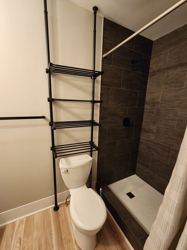 Building Photo - Oakley Rental with Most Utilities Included!