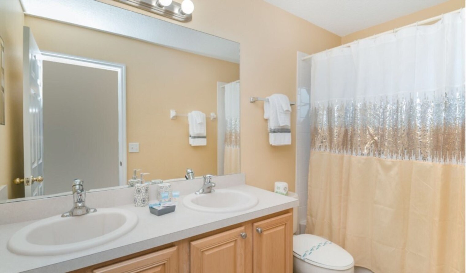 Building Photo - 8607 La Isla Dr