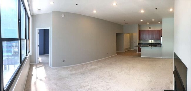 Building Photo - 130 S Canal St