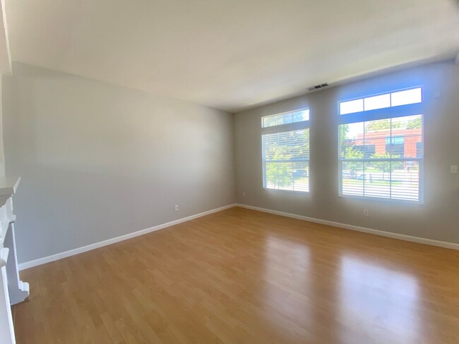 Building Photo - Condo for rent! Downtown Liberty Common Co...