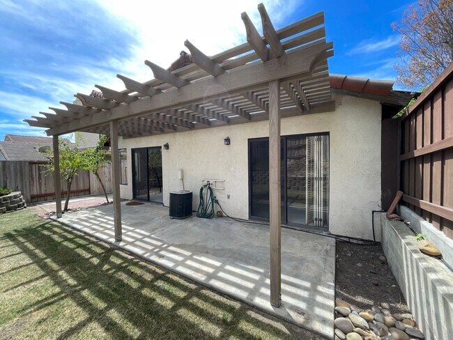 Building Photo - High Country West/Rancho Bernardo, Patio Home.  2/2, 1230 sq. ft..