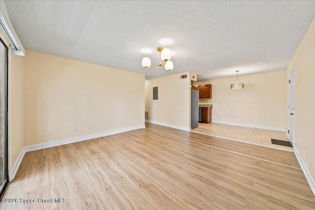 Building Photo - 2190 Forest Knoll Dr NE