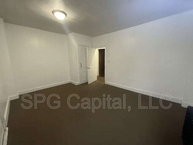 Building Photo - 266 W Jackson St