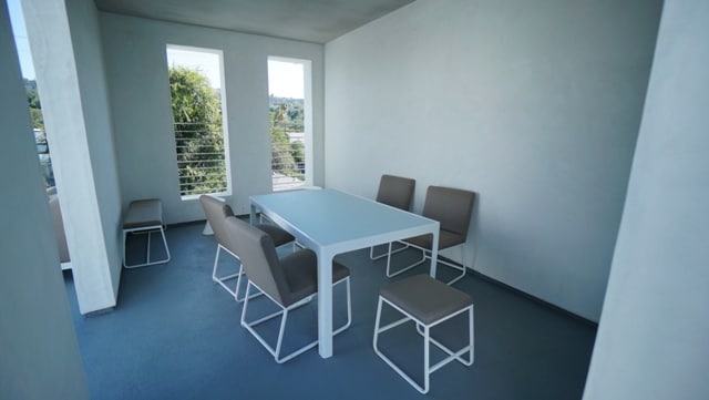 Building Photo - Enzo