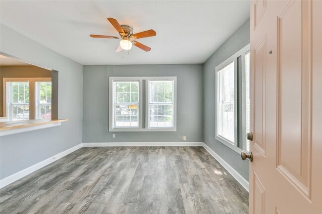 Building Photo - 4615 Schroeder St