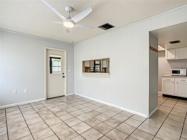 Building Photo - 5576 W Pine Cir