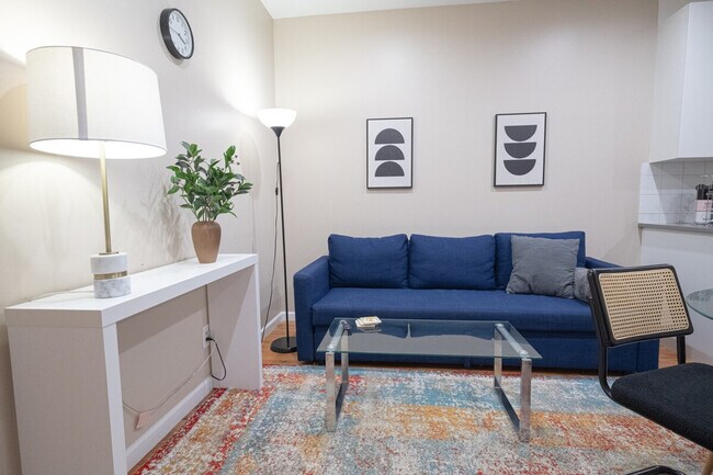 Building Photo - 230 W 113th St