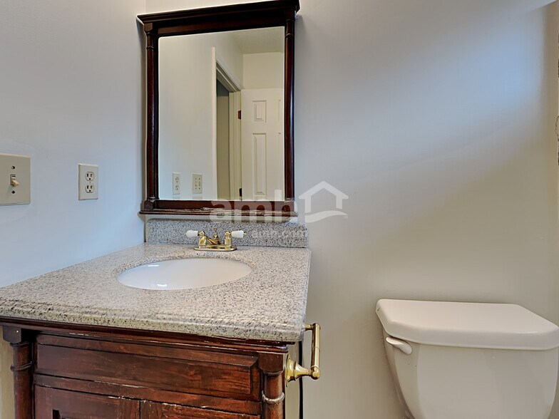 Building Photo - 3234 Sparrowhawk Dr