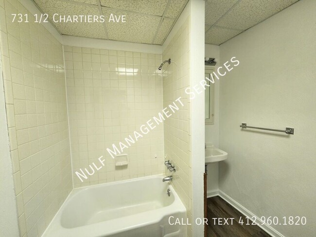 Building Photo - 731 1/2 Chartiers Ave-