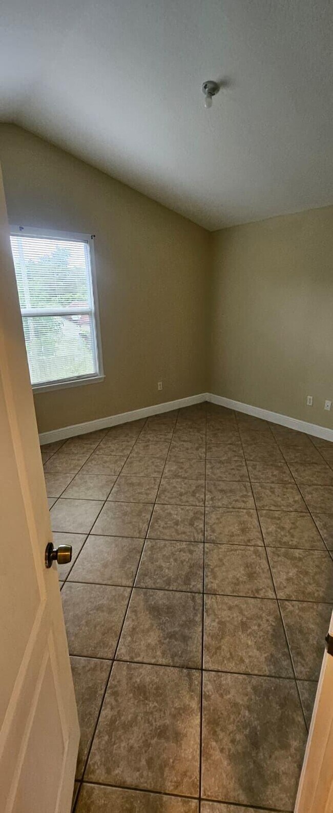 Building Photo - 4915 Springfield St