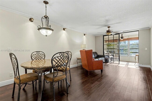 Building Photo - 6650 Royal Palm Blvd