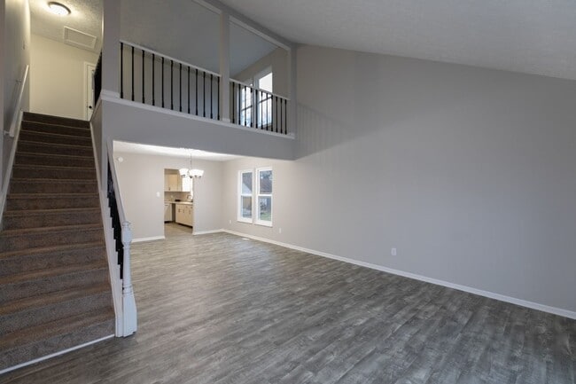 Building Photo - 3 bed 2.5 bath 2 story 2 car attached gara...