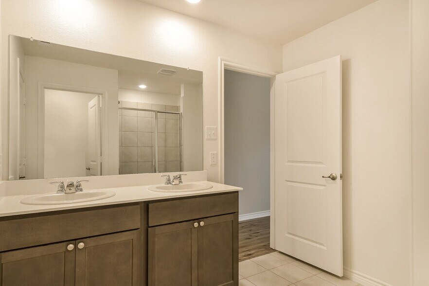 Building Photo - 403 Gallop Dr