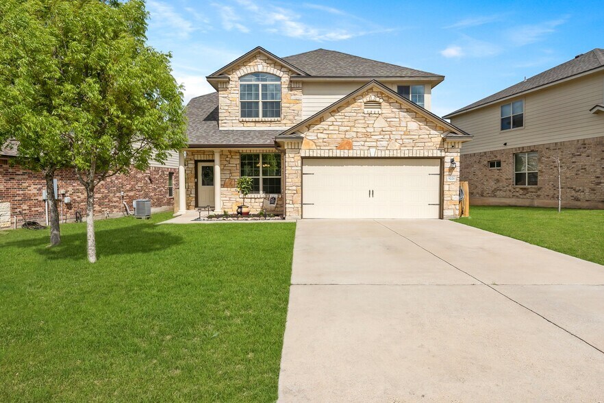 Building Photo - 5221 Cicero Dr