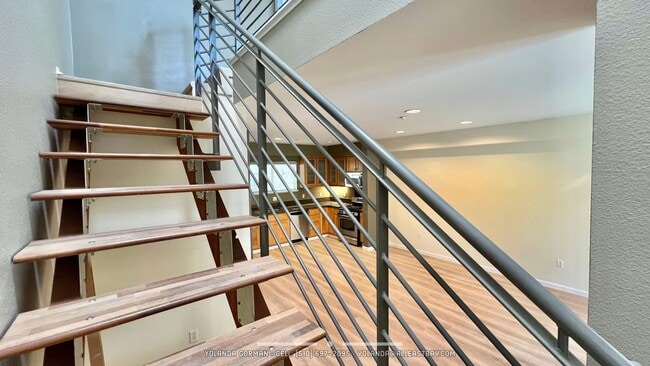 Building Photo - Stylish and modern loft-like 2 bedroom 2.5 bath condo in an urban oasis!