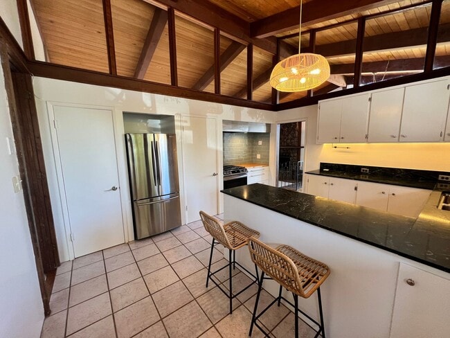 Building Photo - SPACIOUS FOUR BEDROOM TWO AND HALF BATH CH...