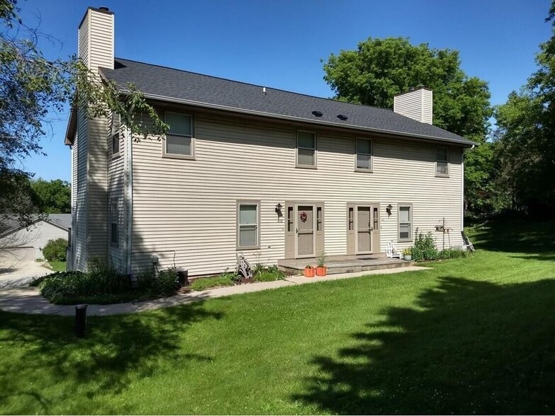 Main Entrance - 440 Hi View Dr