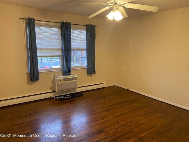 Building Photo - 364 Westwood Ave