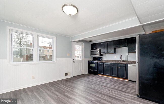 Building Photo - 2020 Dineen Dr
