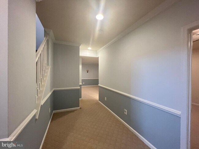 Building Photo - 43554 Freeport Pl