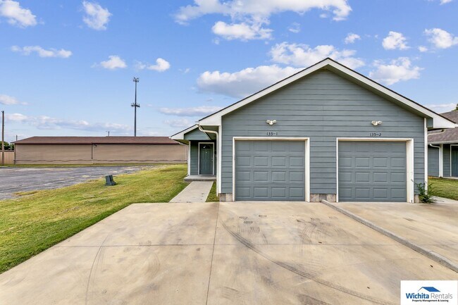 Westside duplex - 3 Bedroom 2 Bathroom **... - Westside duplex - 3 Bedroom 2 Bathroom  **...