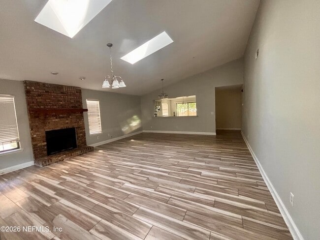 Building Photo - 5449 Fort Caroline Rd