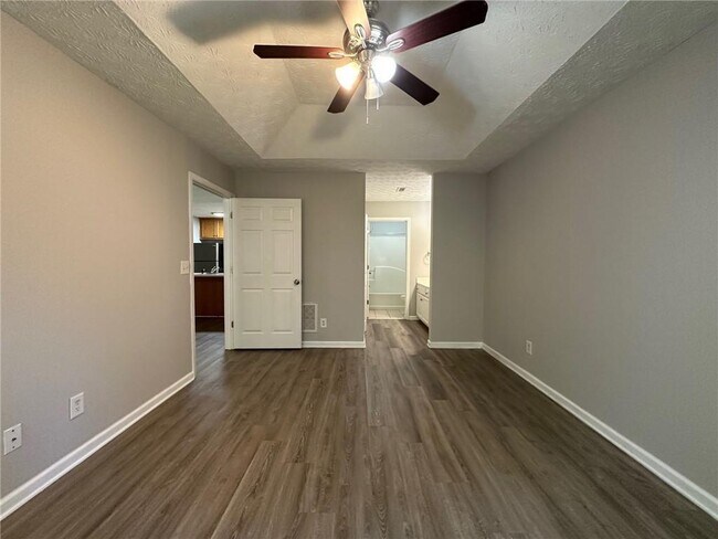 Building Photo - 3976 Hidden Hollow Dr