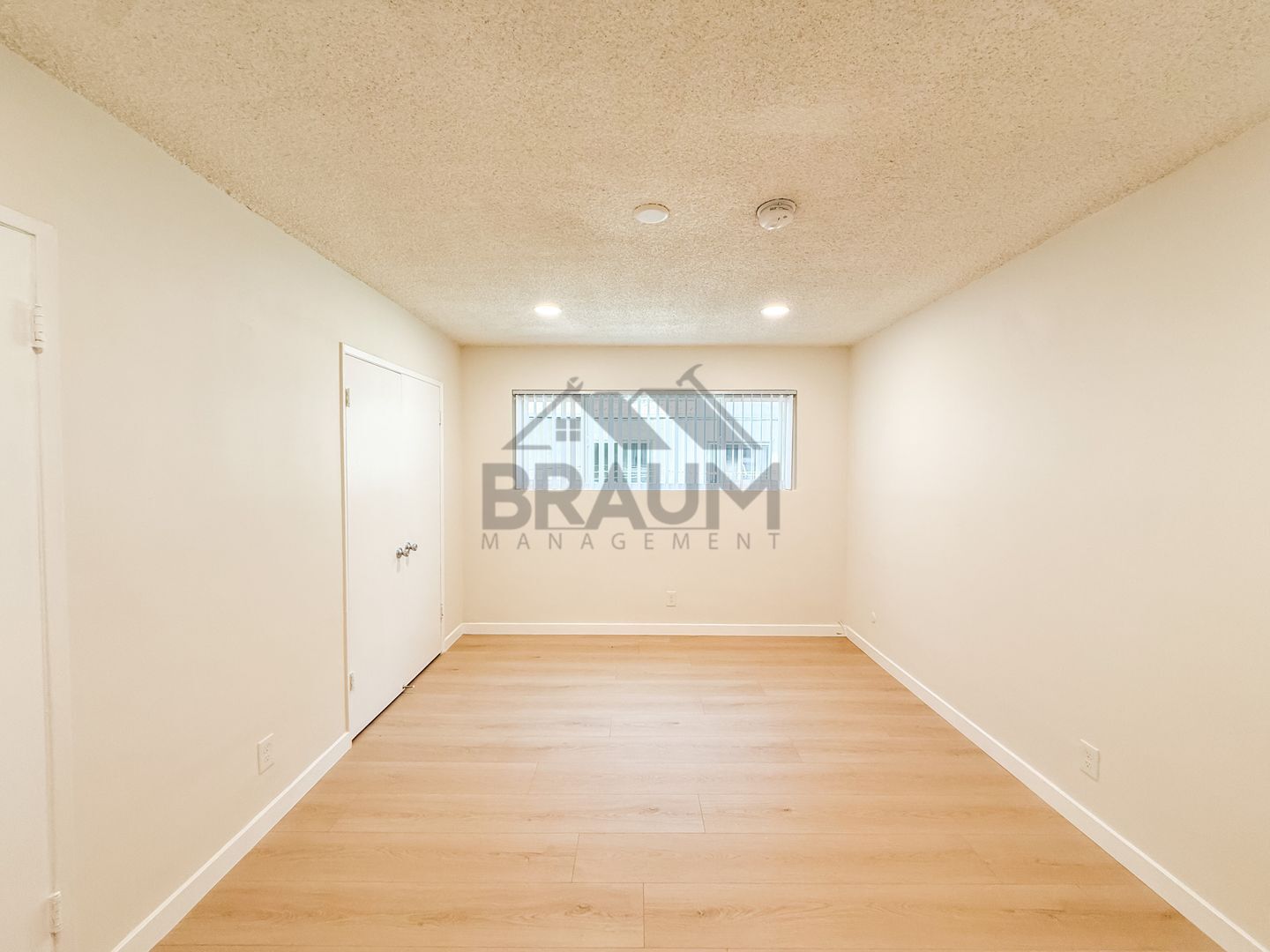 Building Photo - 6041 Whitsett Ave