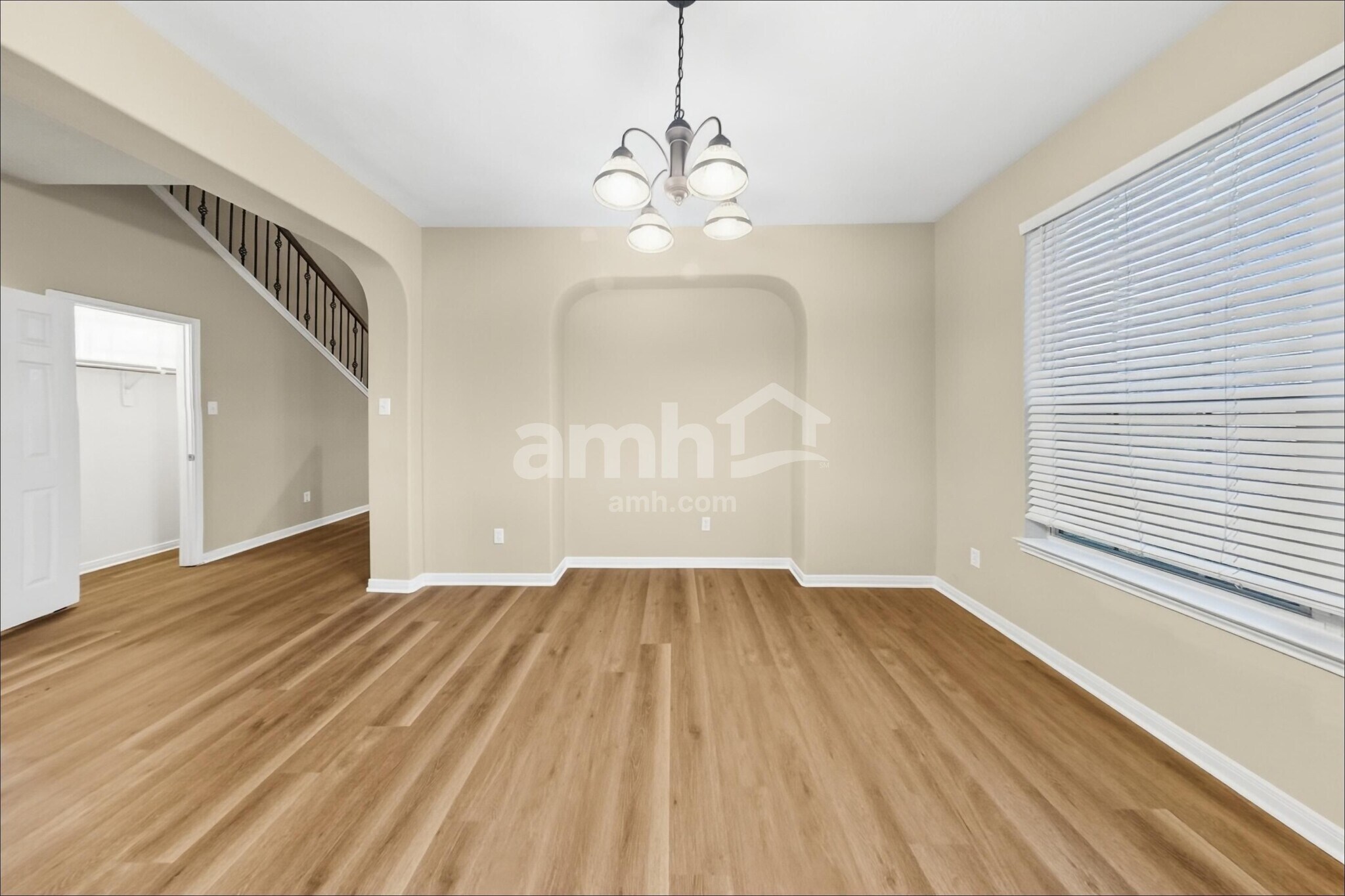 Building Photo - 3007 Valiant Elm St