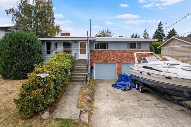 Building Photo - 5227 116th Pl SE