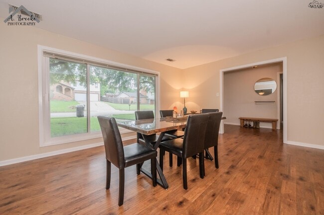 Building Photo - 4306 Briar Cliff Dr