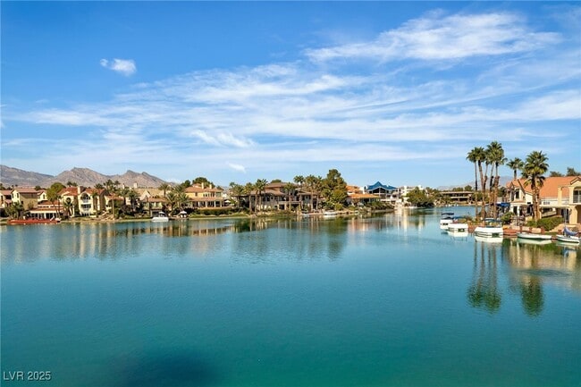 Building Photo - 8744 Captains Pl