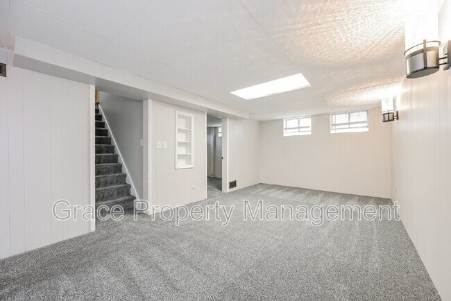 Building Photo - 2610 S Gaylord St