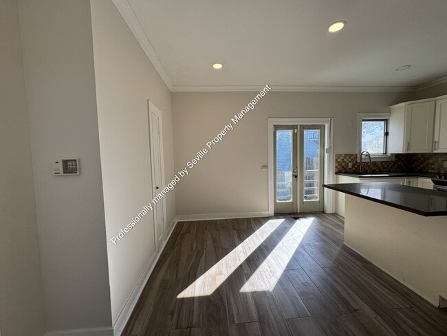 Building Photo - MOVE-IN READY 2+BR House in Prime NOBE neighborhood
