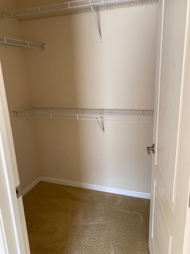 Building Photo - 3 Bedroom 2 bath in Wild Horse with garage