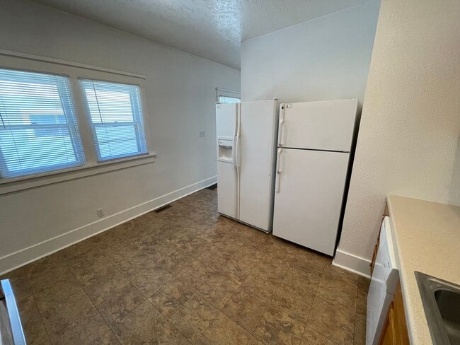 Building Photo - Available July 31st