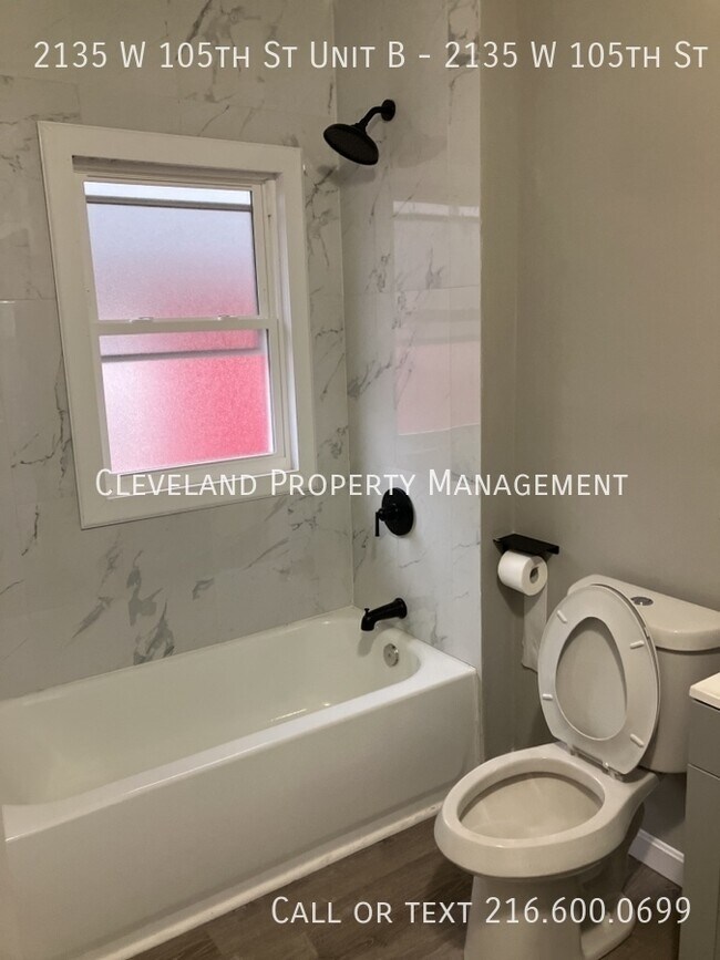 Building Photo - 2135 W 105th St