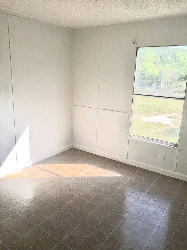 Building Photo - New Home Available! Rent this 3 Bedroom Ho...