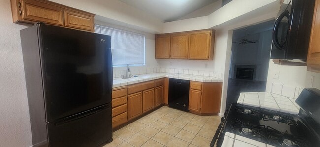 Building Photo - Wonderful 3 Bedroom 2 Bathroom Home in Elk...