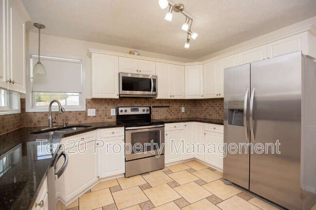 Building Photo - 2809 Dotti Dr